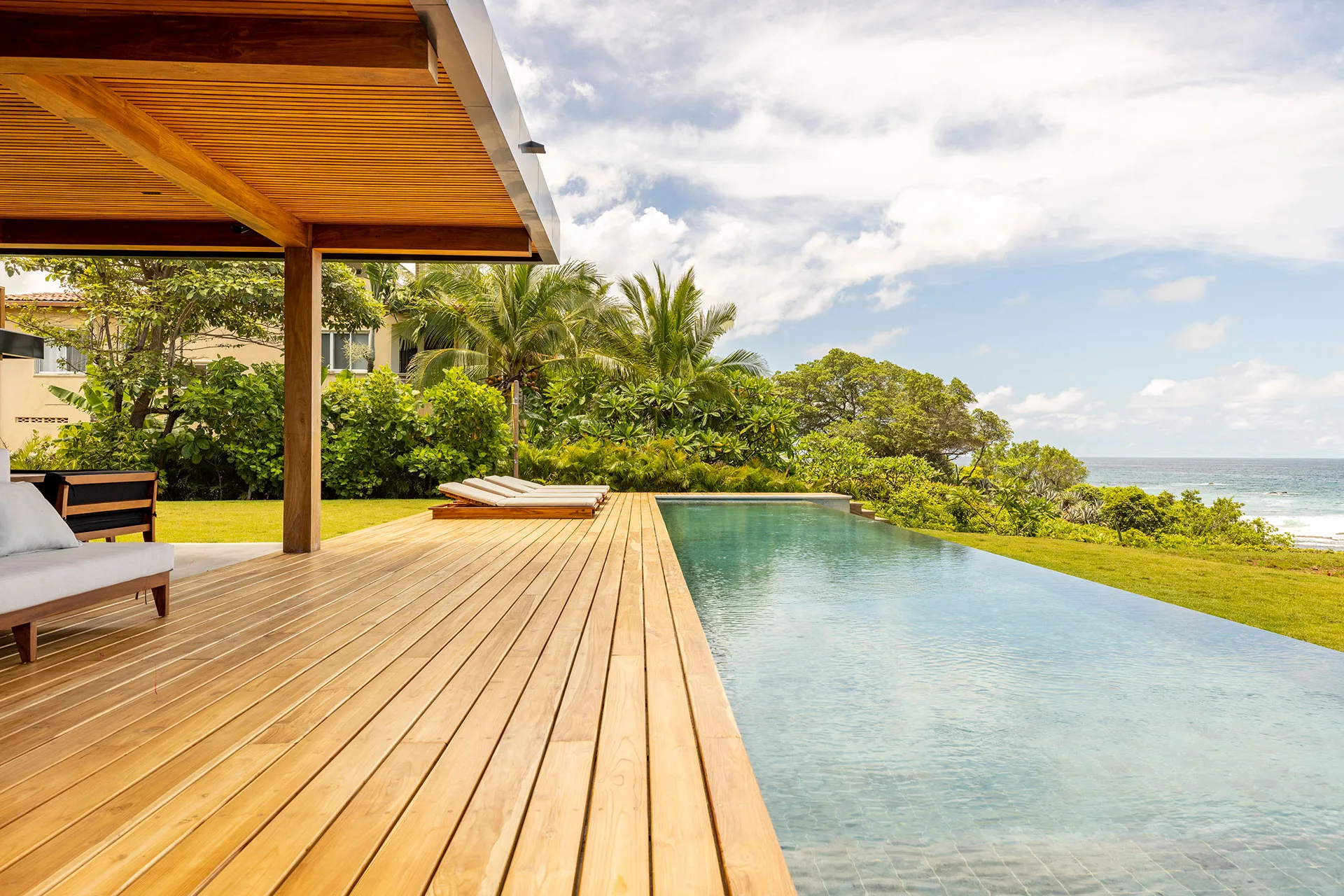 Playa Negra Retreat pool